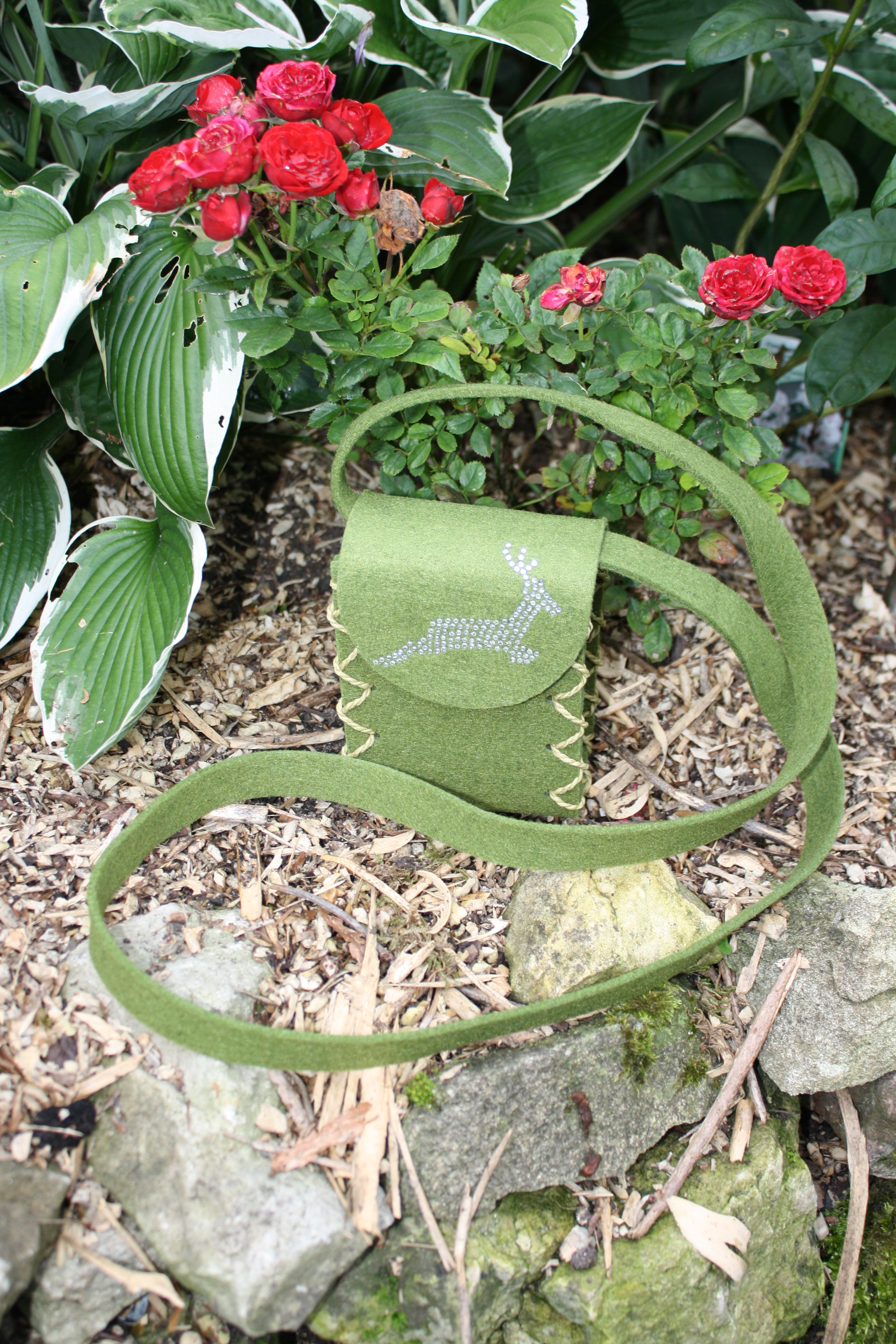 Mini Dirndltasche Filz grün Hirsch