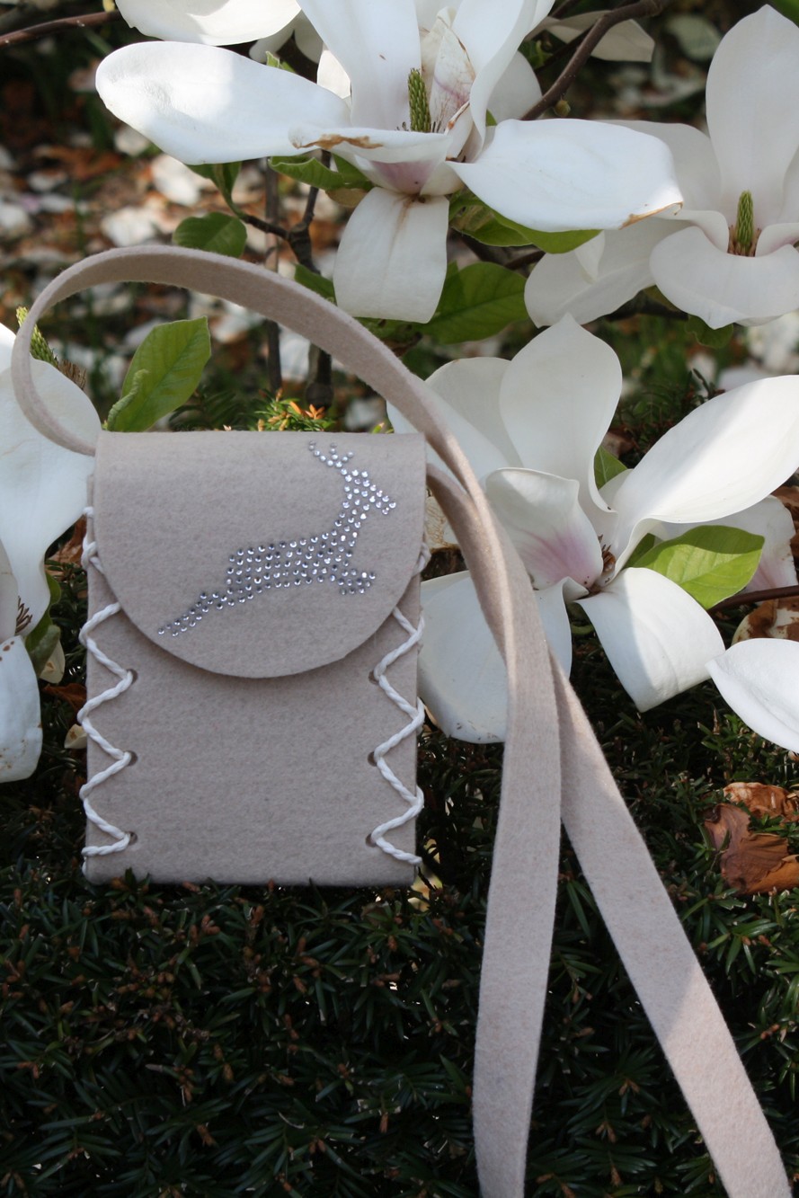 Mini Dirndltasche Filz creme Hirsch