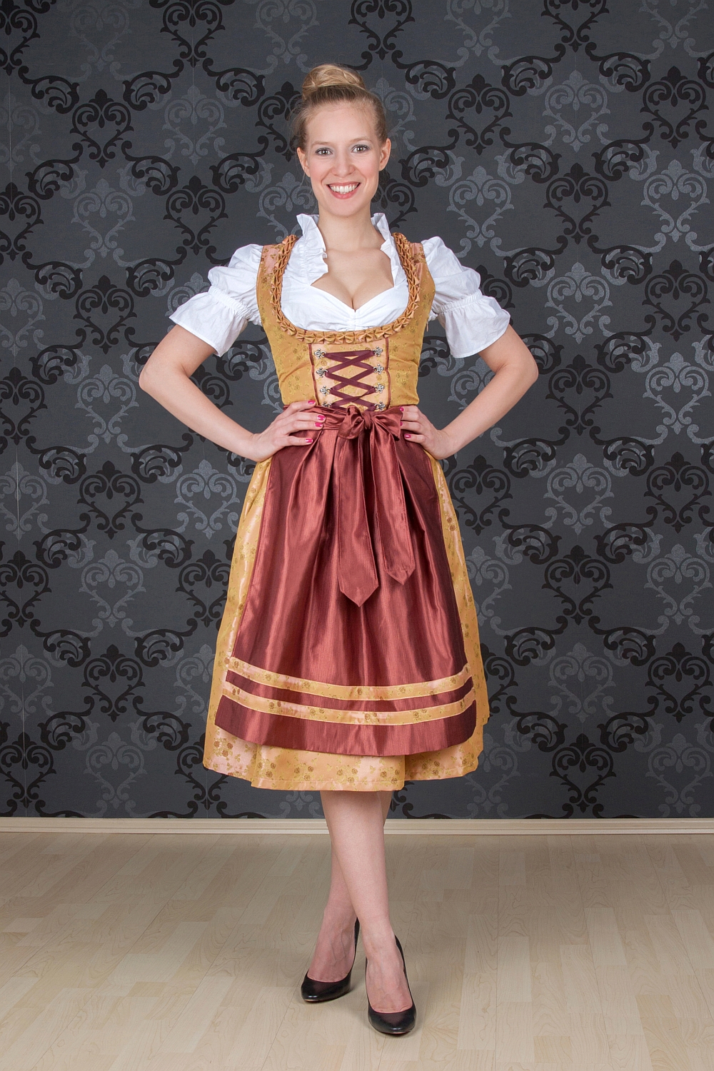 Midi Dirndl Made in Germany Einzelstück Nr. 16 Größe 34